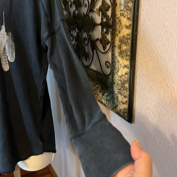 Cool American Eagle navy henley/ feather graphic waffle material  top Sz S - Picture 6 of 10